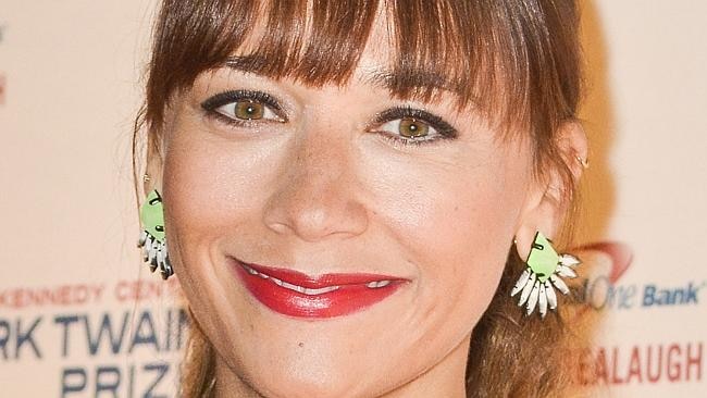 Rashida Jones Leaked in home