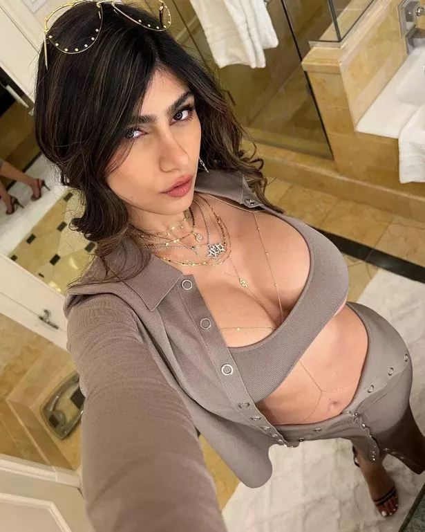 doc zac share mia khalifa nude 2023 photos