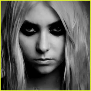 brian peper recommends naked pics of taylor momsen pic