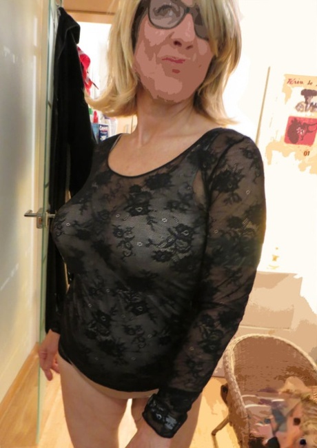 cara renee taylor recommends milf secret camera pic