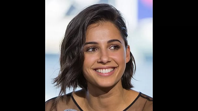 Naomi Scott Porn sext on