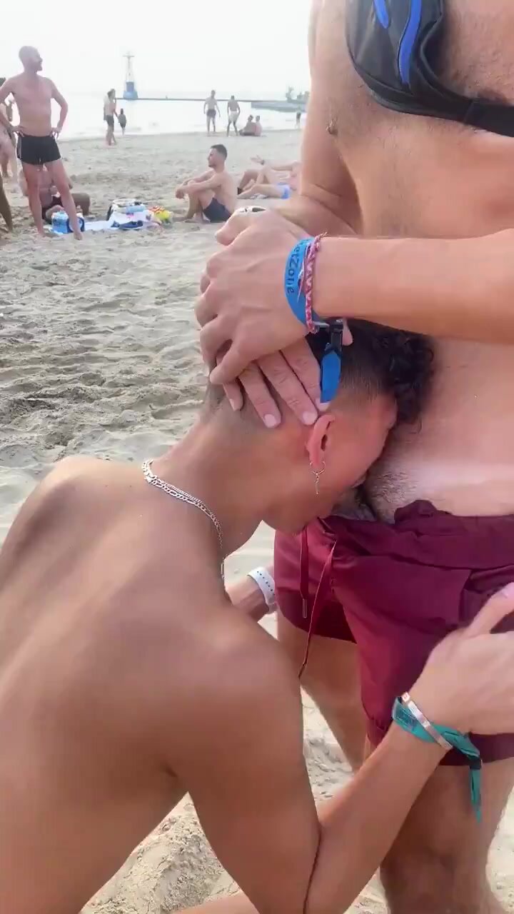 brandon fields recommends Beach Blowjob