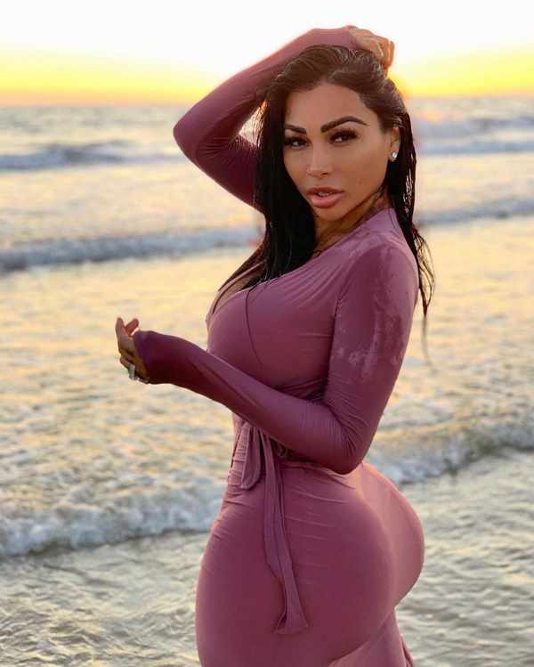 Brittanya Razavi Instagram beach public