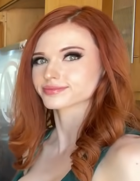 danielle gayler recommends amouranth lesbian pic