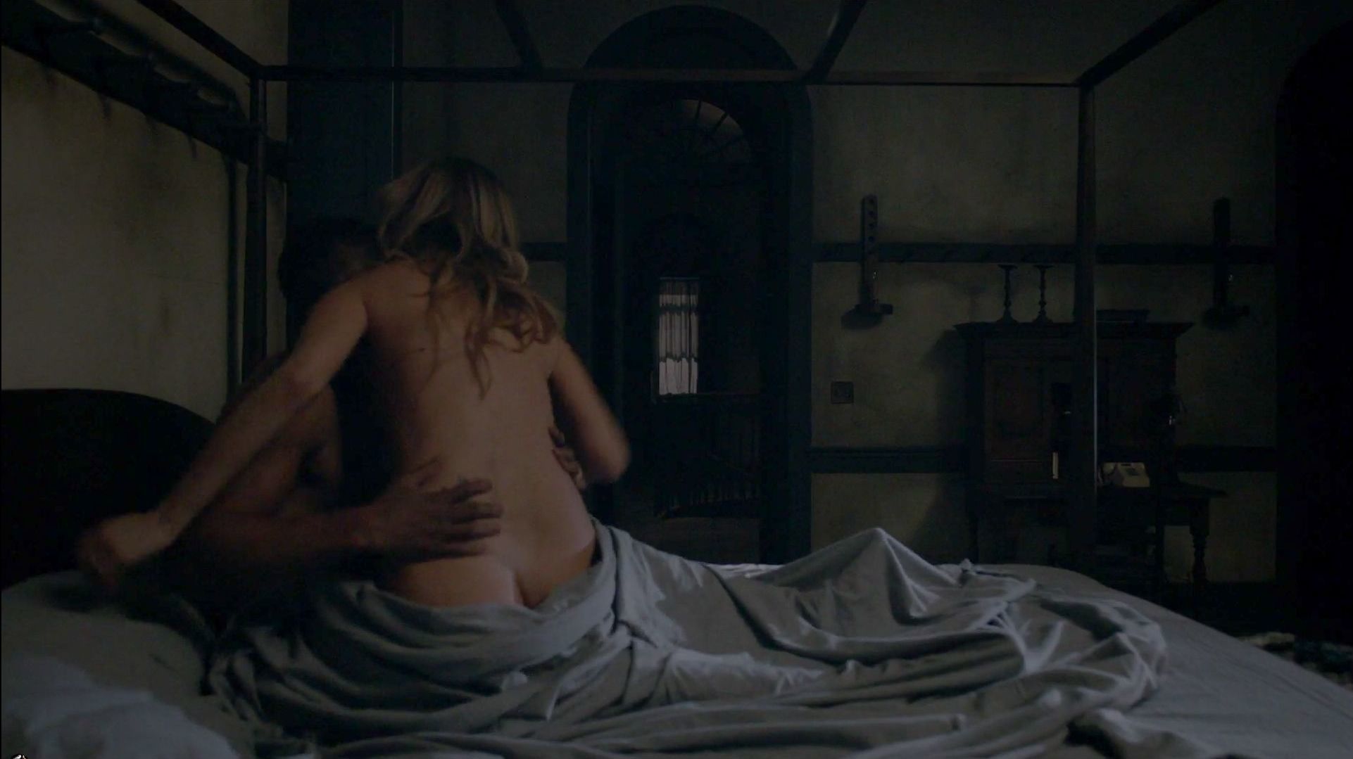 sarah paulson naked