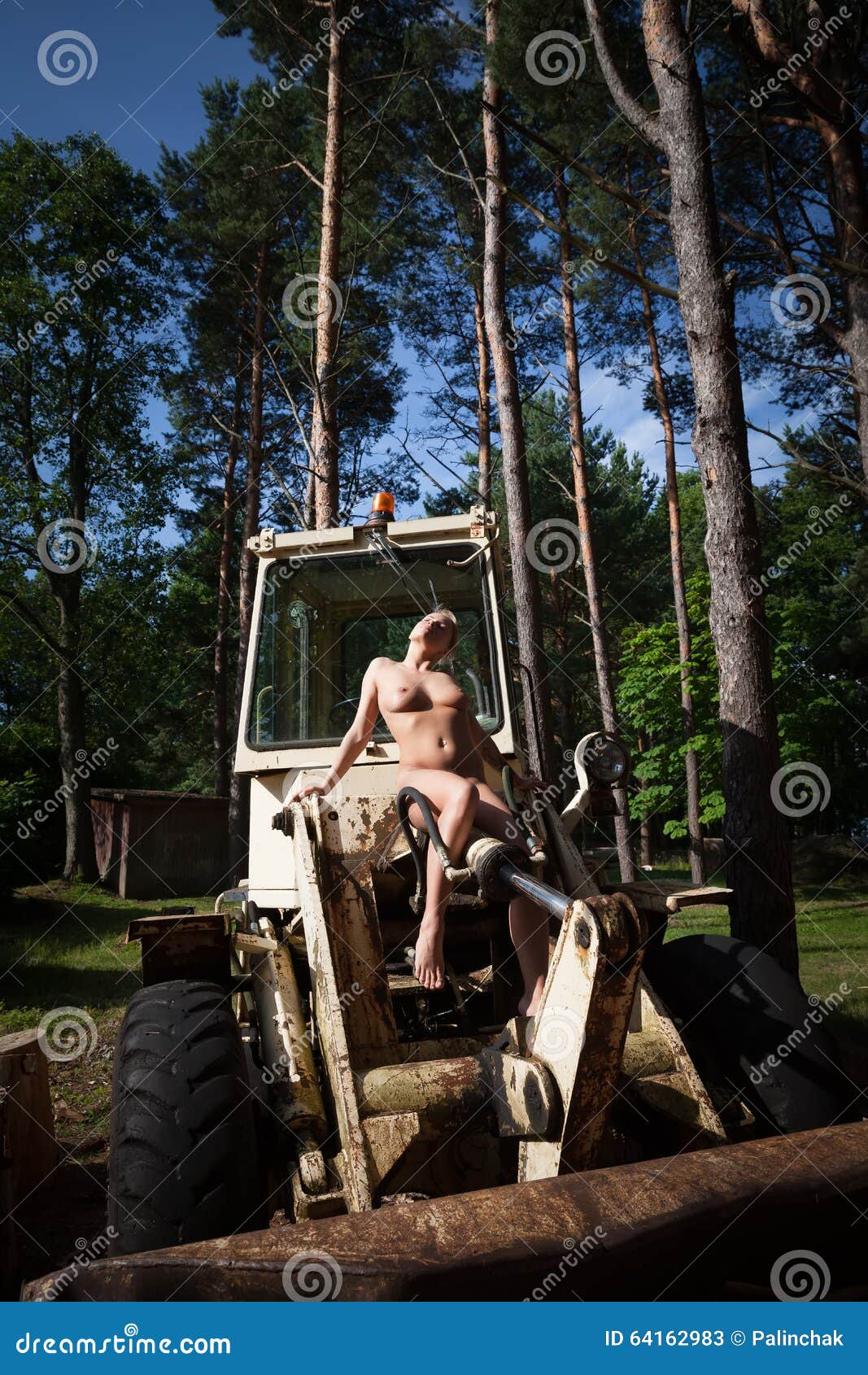 dillon odell recommends Nude On A Tractor