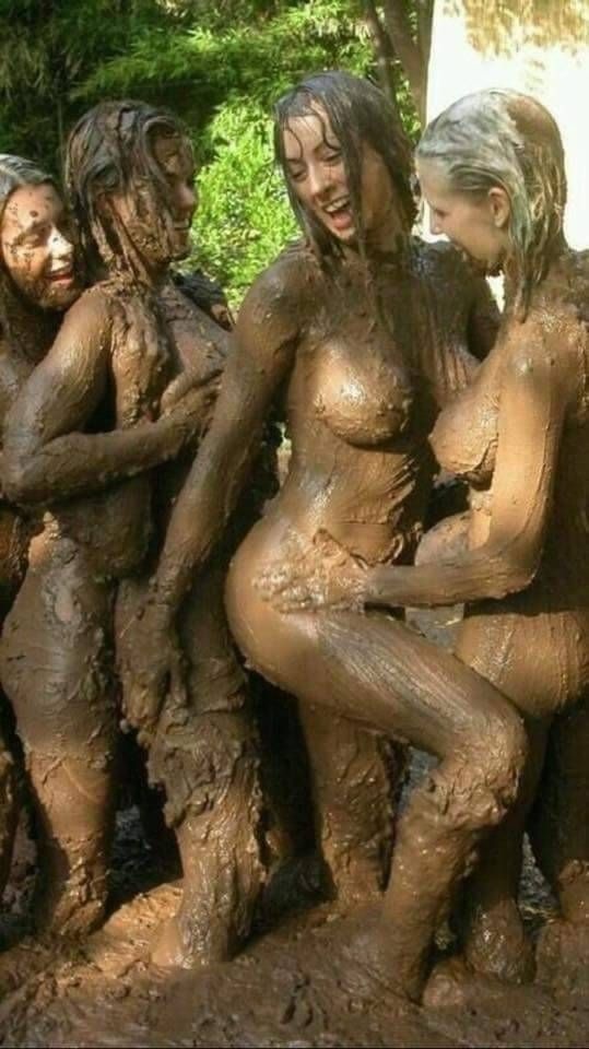 Naked Women Mud film real