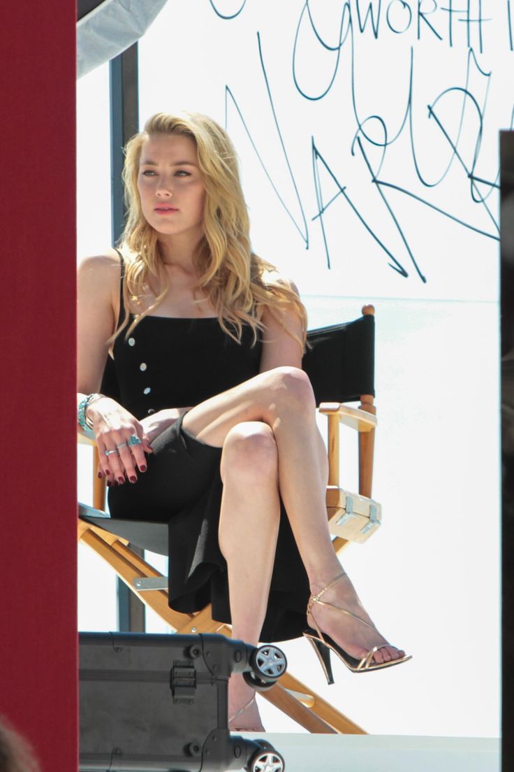 amber heard legs