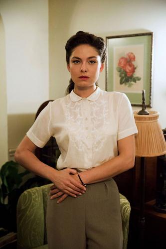 aracelis vasquez recommends Alexa Davalos Hot