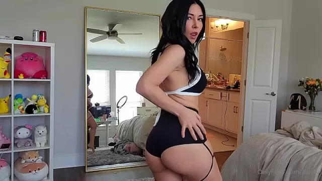 Alinity Bj si nude