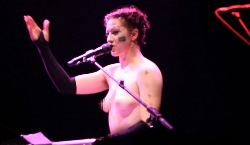 deri ramdani recommends amanda palmer nude pic