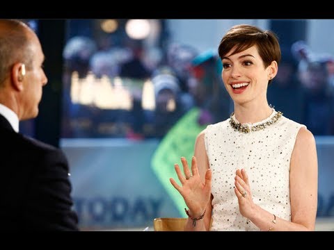 amy fara recommends Anne Hathaway Upskirts