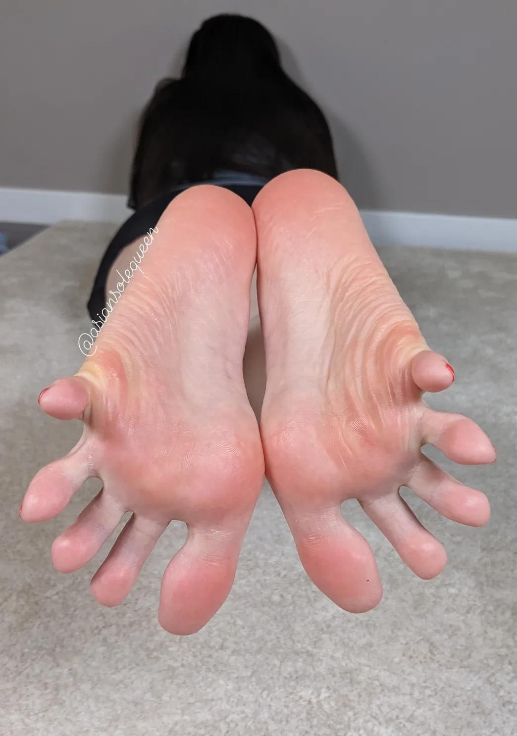 asiansolequeen footjob