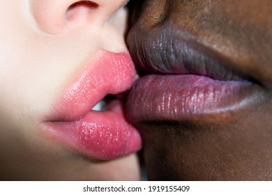 Best of Black lesbians tongue kissing