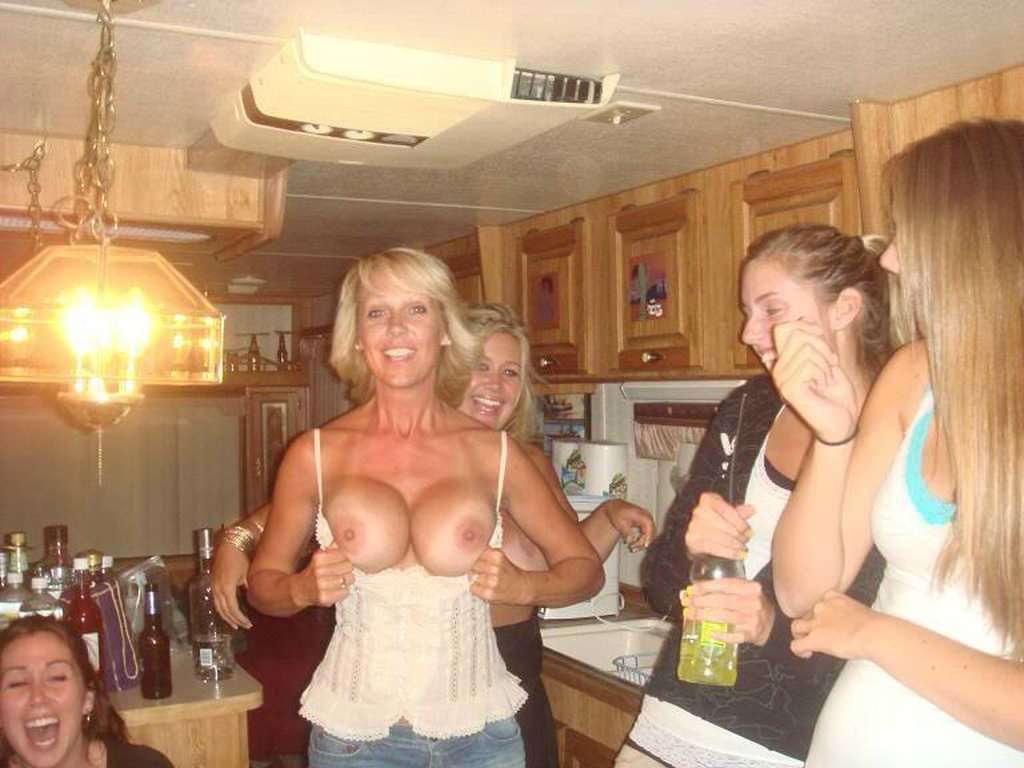 Mom And Daughter Flash Tits zelda morrison