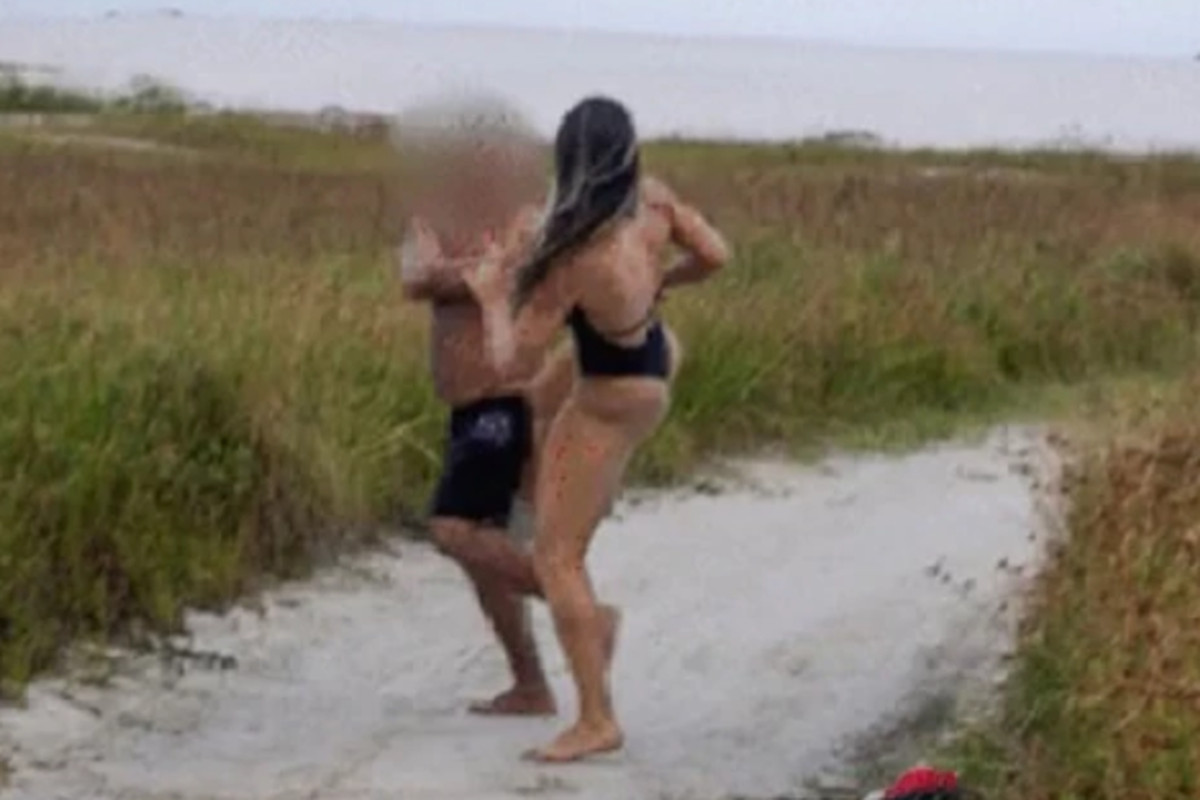 chris wilmoth add woman masterbates on beach photo