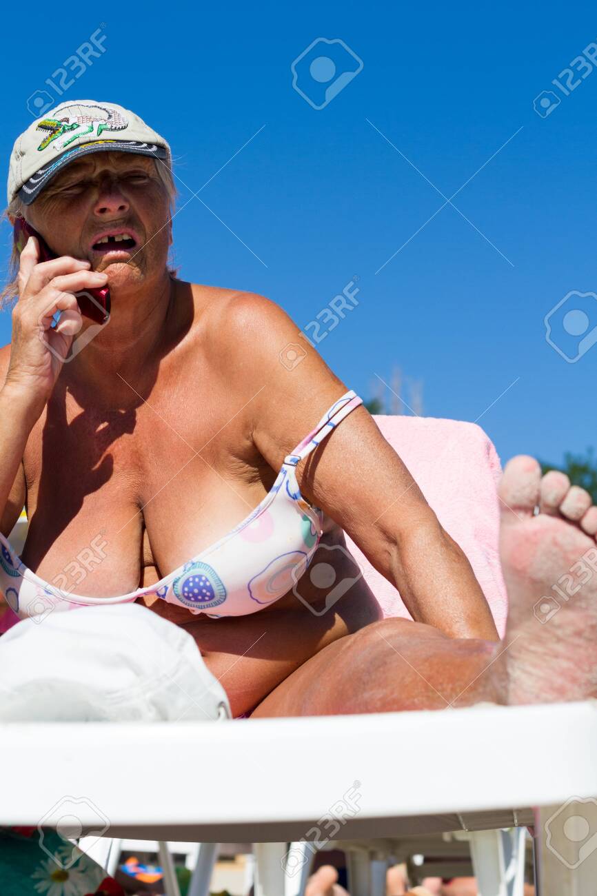 demonyito gwapito recommends Older Women On Nude Beach