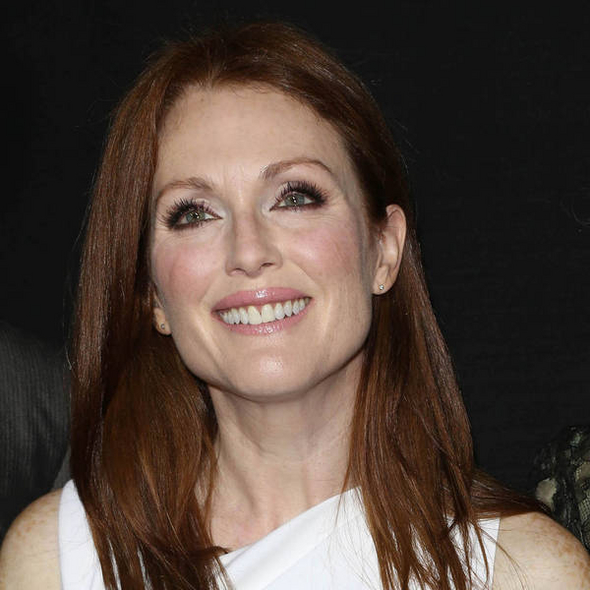 benjamin hosch recommends Julianne Moore Topless