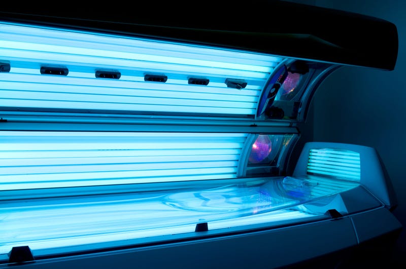 aga rizky add photo hidden cam in tanning bed