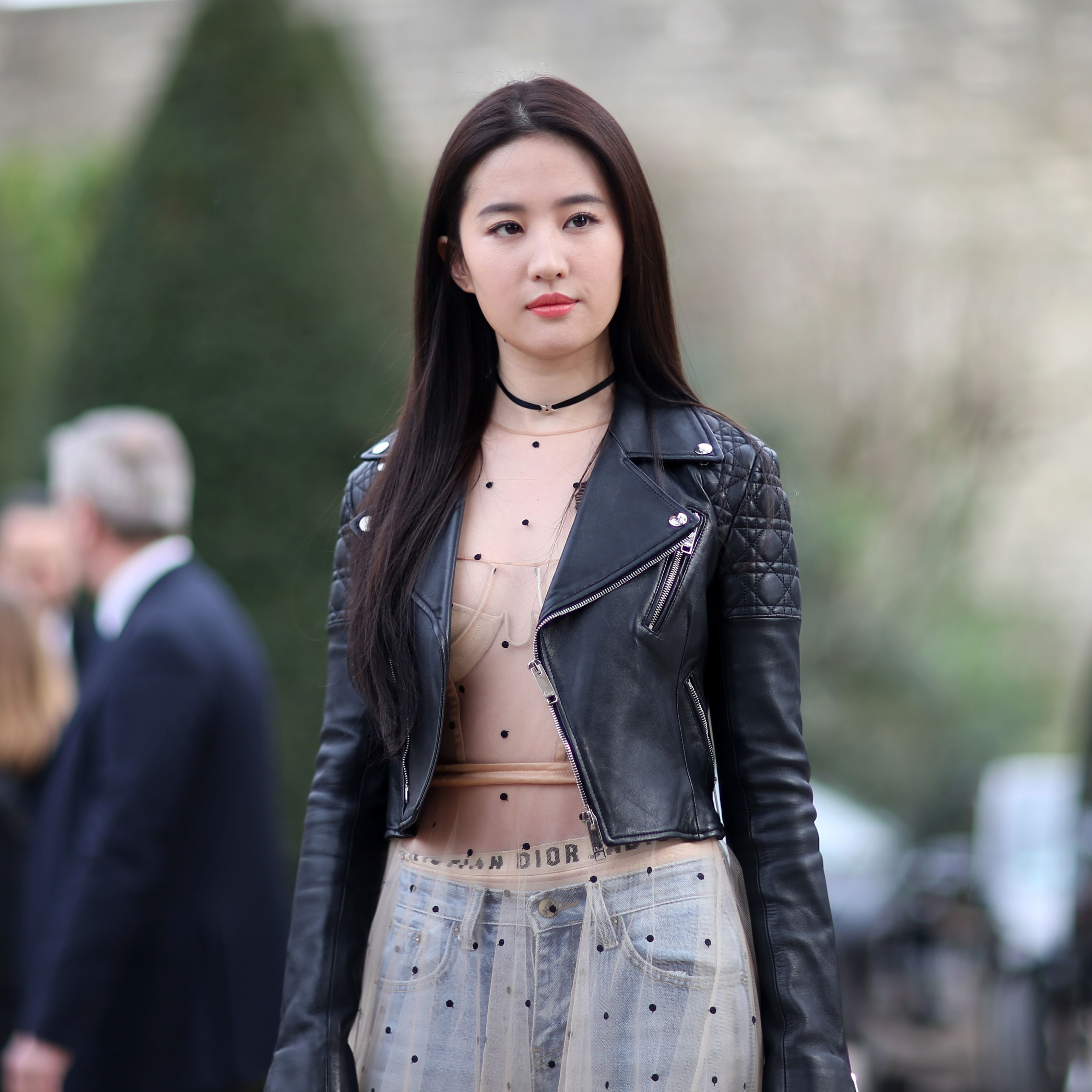 alan welford recommends Liu Yifei Nude