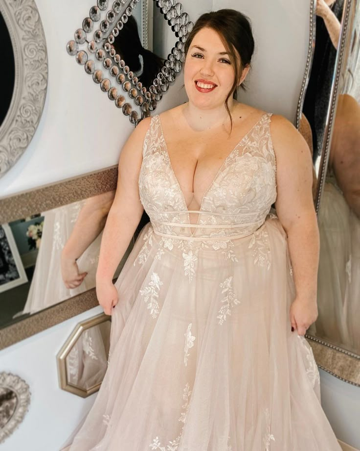 My Big Plump Wedding thrones blowjob