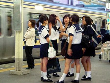 alan hebert recommends Japanese Subway Groping