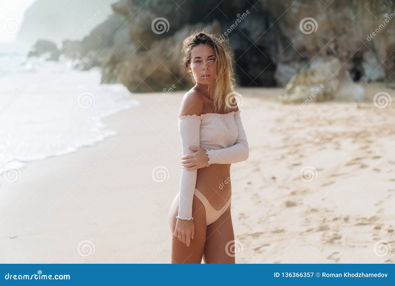 courtney pryor recommends sexy nudes on the beach pic