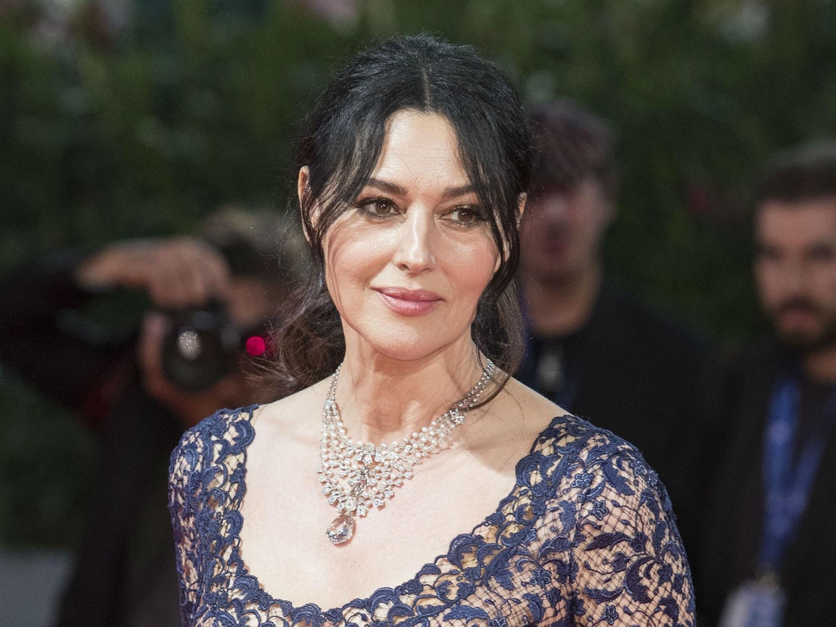 angela courneya recommends monica bellucci in nude pic