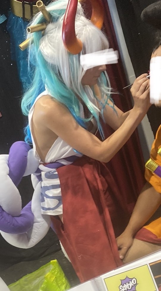 cosplay creepshot