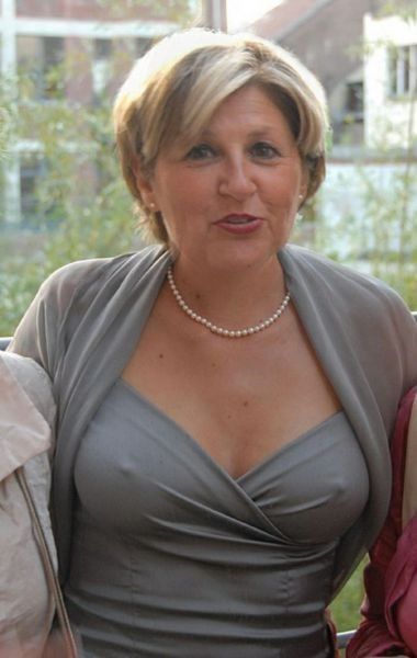 mature pokies pics