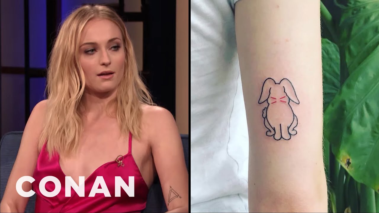 brown wayne recommends sophie turner nsfw pic