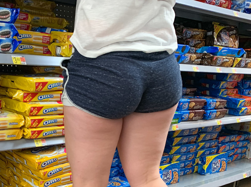 dominique aoun recommends Bending Over In Short Shorts