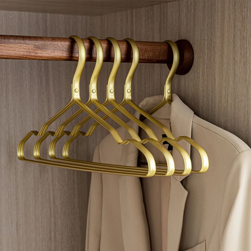 alvar hanso recommends Heavy Hangers Nude