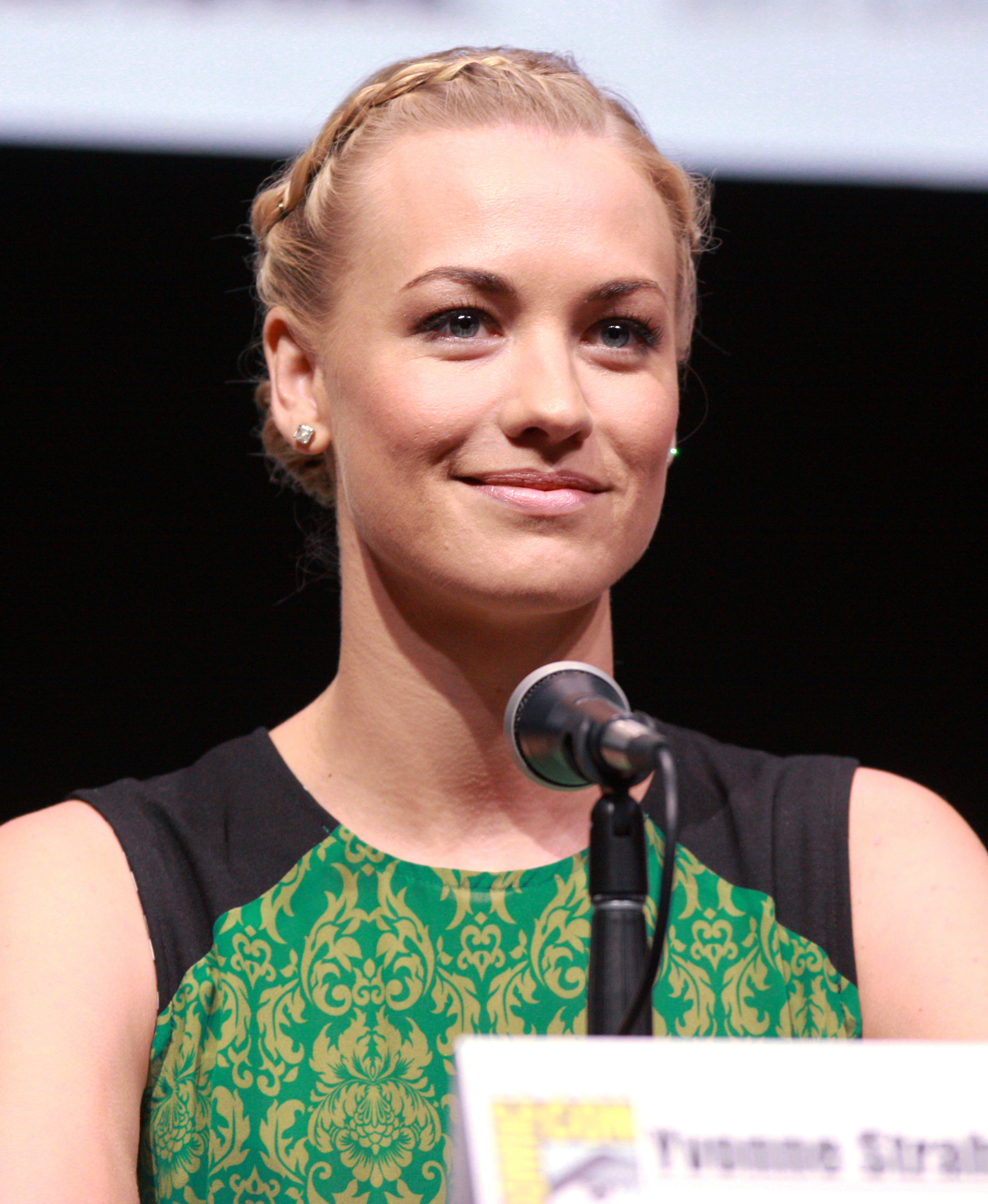 Sexy Yvonne Strahovski only imari