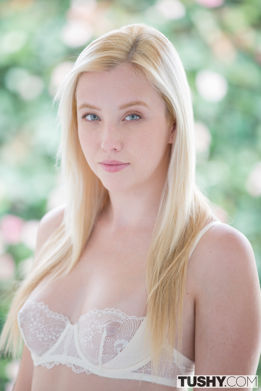 cesar tamayo recommends Samantha Rone Cherie Deville