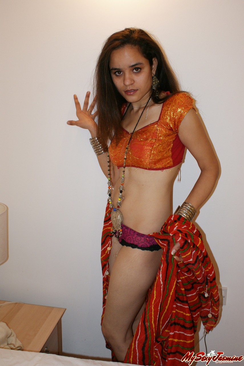 Nude Indian Princess av models