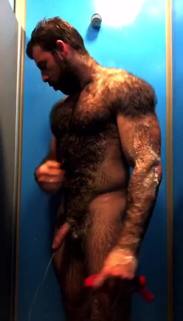 bailee daniels add extremely hairy naked men photo