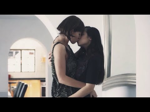 adeyemi alawode recommends hot lesbians kissing pic