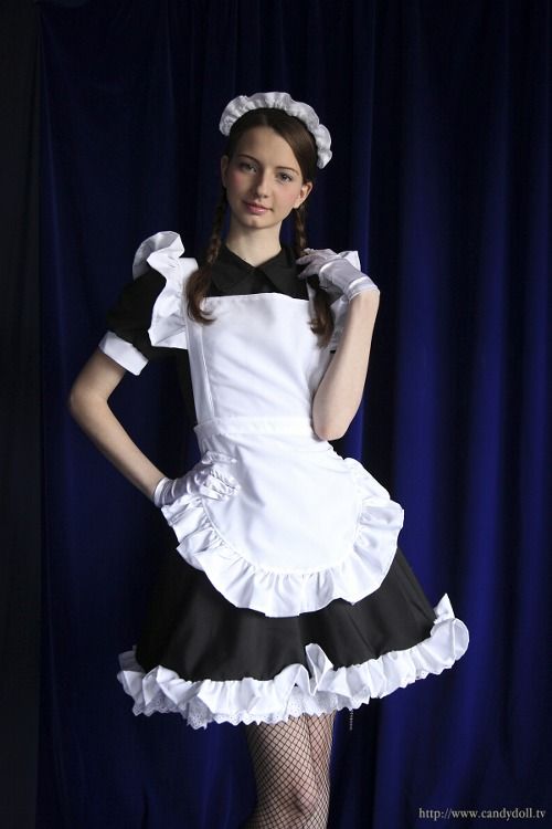 downblouse maid - pornotetas grandes chloro fuck porn