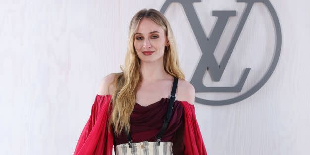 dai lee add sophie turner breasts photo