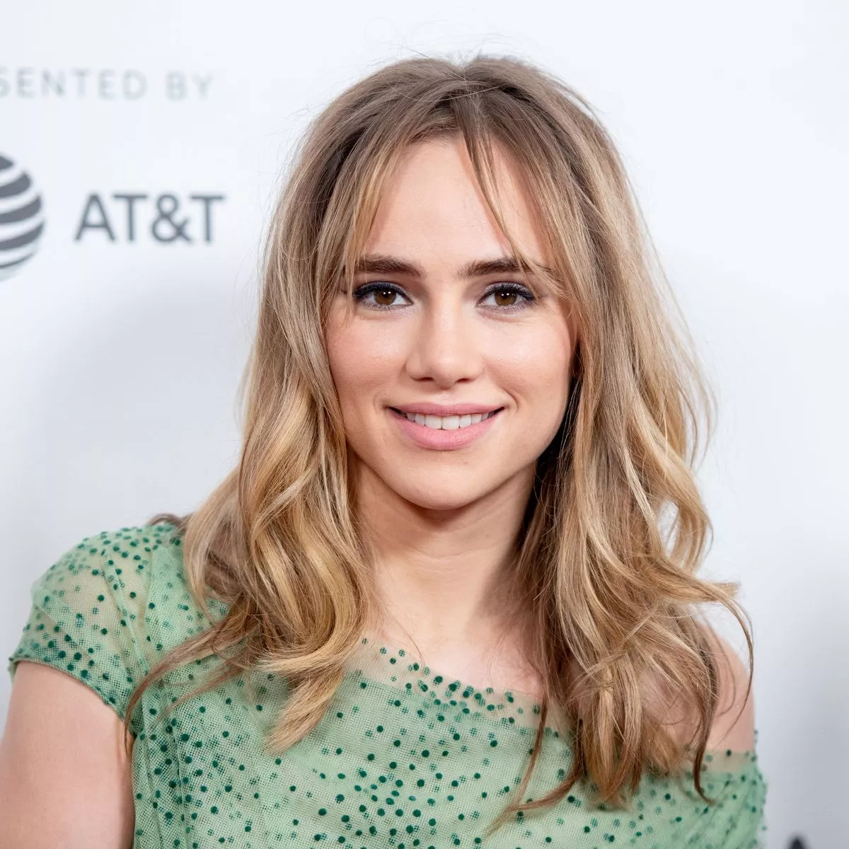 claire bews recommends suki waterhouse naked pic