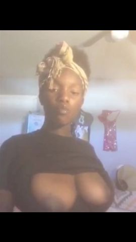 flash black tits