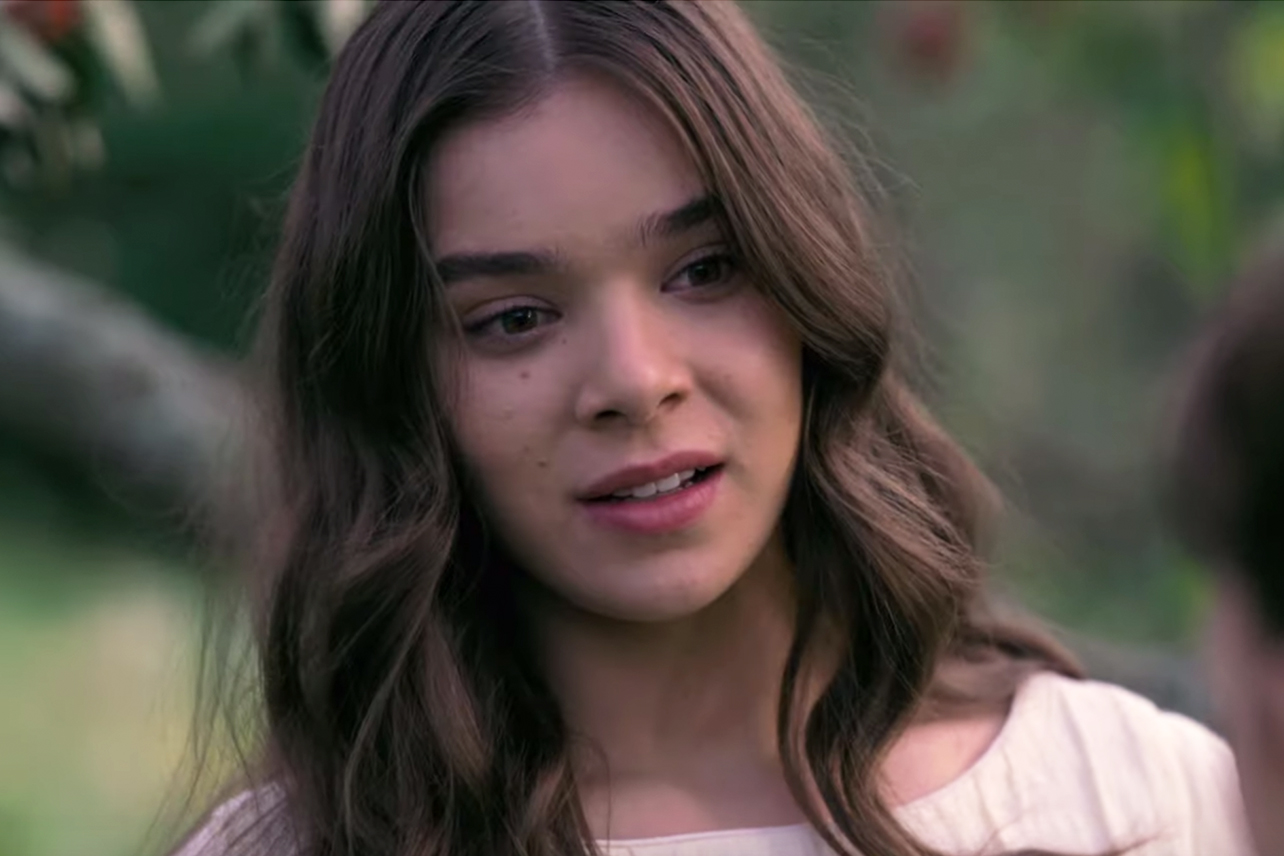 alex hobe recommends Hailee Steinfeld Lesbian