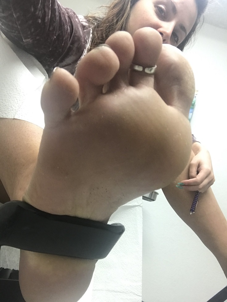 amanda bonebrake share helena price feet photos