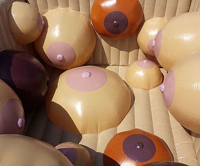 Huge Bouncy Titties woman nipples