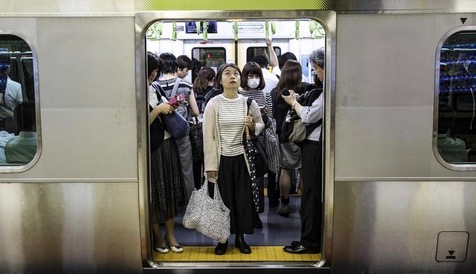 angelita dizon recommends japanese subway groping pic