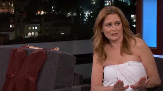 chris israel recommends Jenna Fischer Cleavage