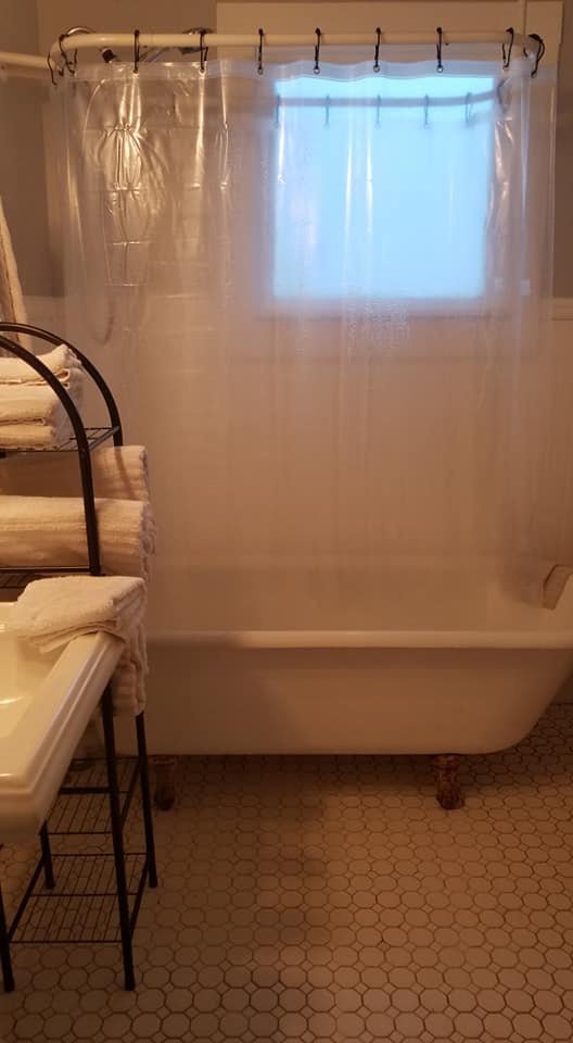 denise hammer recommends jerking off in the bathtub pic