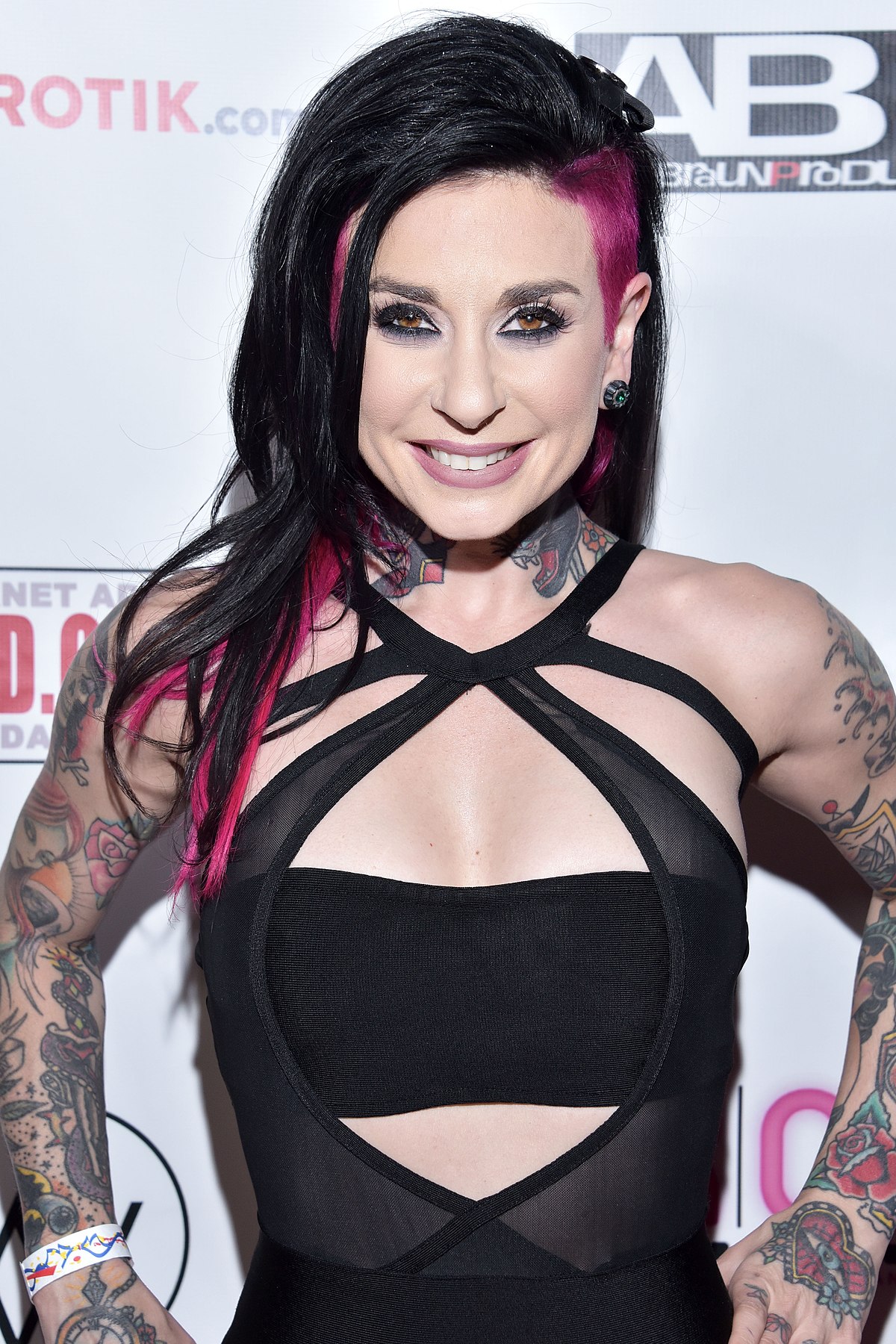 carolann harvey recommends joanna angel height pic