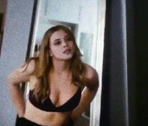 bo starkey share josephine langford hot photos